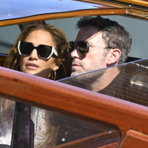 Jennifer Lopez et son compagnon Ben Affleck arrivent au 78ème Festival international du film de Venise (La Mostra), à Venise.