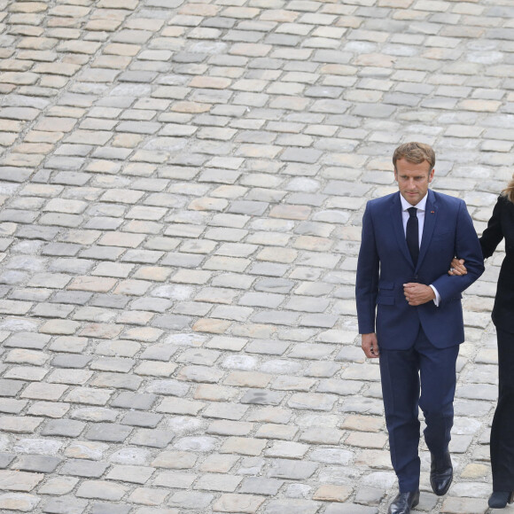 Emmanuel Macron et Brigitte Macron - Cérémonie d'hommage national à Jean-Paul Belmondo à l'Hôtel des Invalides à Paris. Le 9 septembre 2021. © Dominique Jacovides/Bestimage