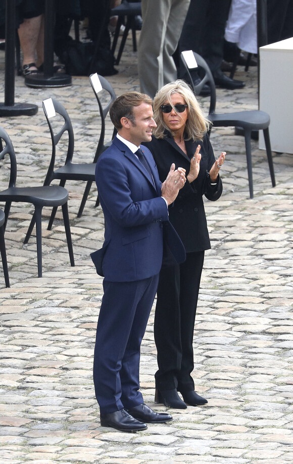 Emmanuel Macron et Brigitte Macron - Cérémonie d'hommage national à Jean-Paul Belmondo à l'Hôtel des Invalides à Paris. Le 9 septembre 2021. © Dominique Jacovides/Bestimage