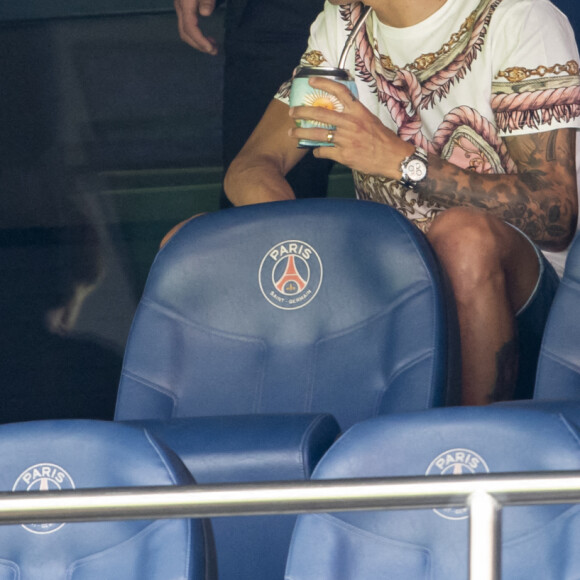 Angel DiMaria et Lionel Leo Messi - People en tribune lors de la rencontre de football Paris Saint Germain PSG contre Clermont (4-0) au Parc des Princes à Paris le 11 septembre 2021 