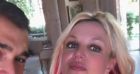 Britney Spears officialisant ses fiançailles aux côtés de son chéri, Sam Asghari, sur Instagram.