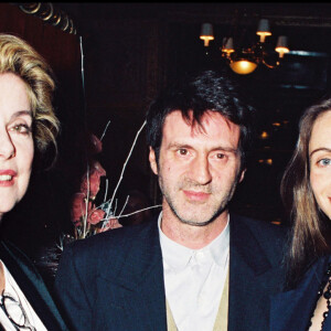 Archives - Catherine Deneuve, Daniel Auteuil et Emmanuelle Béart lors de la soirée pour les 80 ans de Jean Marais. 1993.