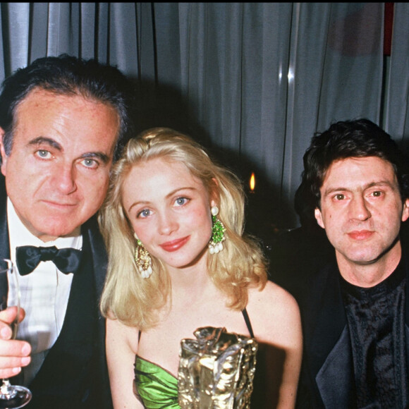 Archives - Emmanuelle Béart et Daniel Auteuil avec Guy Béart en 1987.