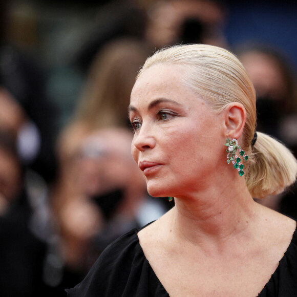 Emmanuelle Béart - Montée des marches du film "Les intranquilles" lors du 74e Festival de Cannes. Le 16 juillet 2021. © Borde-Jacovides-Moreau / Bestimage