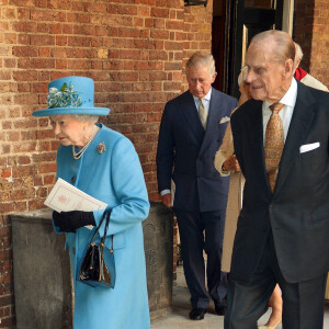 La Reine Elisabeth II d'Angleterre et le Prince Philip, Duc d'Edimbourg - Le prince William, duc de Cambridge, et Kate Catherine Middleton, duchesse de Cambridge, ont baptise leur fils, le prince George de Cambridge, en la chapelle royale du palais St James a Londres. Le 23 octobre 2013