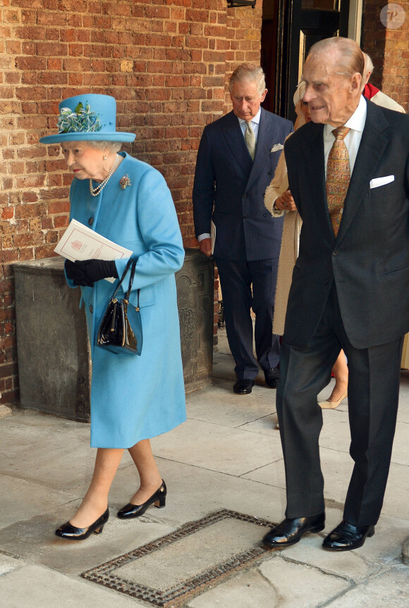 La Reine Elisabeth II d'Angleterre et le Prince Philip, Duc d'Edimbourg - Le prince William, duc de Cambridge, et Kate Catherine Middleton, duchesse de Cambridge, ont baptise leur fils, le prince George de Cambridge, en la chapelle royale du palais St James a Londres. Le 23 octobre 2013