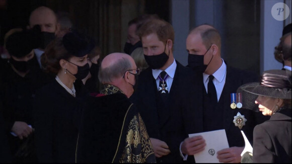 Le prince William, duc de Cambridge, et le prince Harry, duc de Sussex, Sorties des funérailles du prince Philip, duc d'Edimbourg à la chapelle Saint-Georges du château de Windsor, Royaume Uni, le 17 avril 2021.