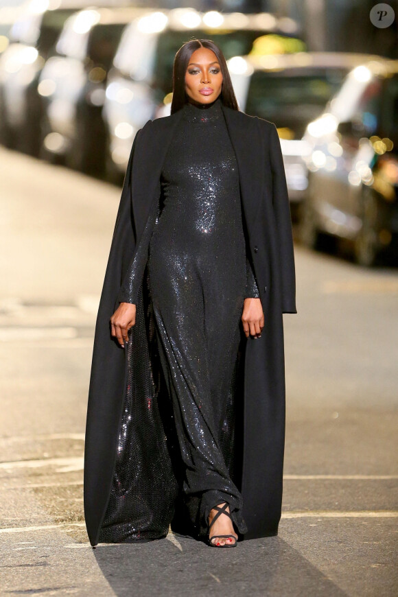 Naomi Campbell - Défilé de mode "Michael Kors" dans une rue de Times Square à New York. Le 8 avril 2021.