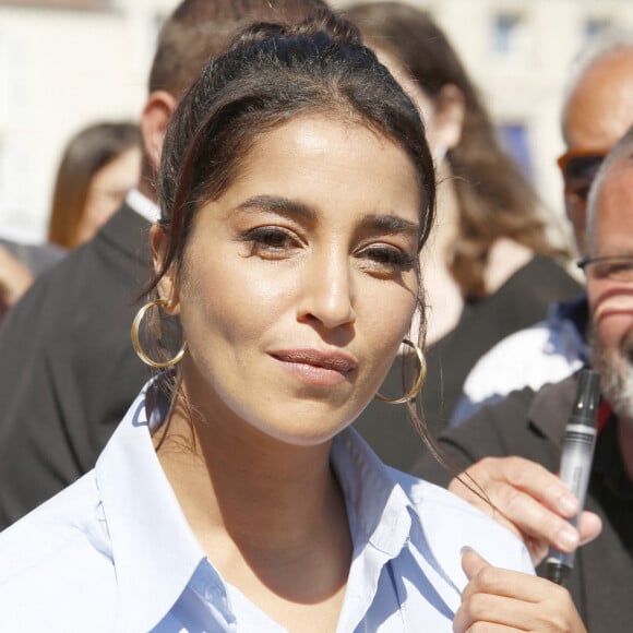 Leïla Bekhti de La Vengeance au triple galop - Photocall lors du Festival de la Fiction de La Rochelle. Le 17 septembre 2021 © Christophe Aubert via Bestimage