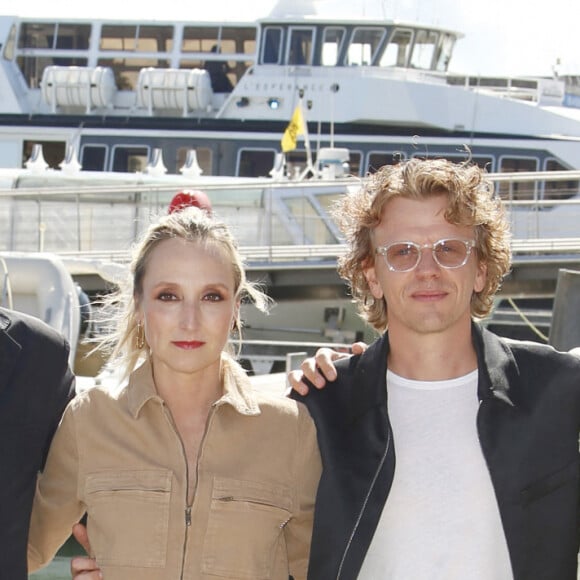 Leila Bekhti, Guillaume Gallienne, Audrey Lamy, Alex Lutz, Arthur Sanigou de La Vengeance au triple galop - Photocall lors du Festival de la Fiction de La Rochelle. Le 17 septembre 2021 © Christophe Aubert via Bestimage