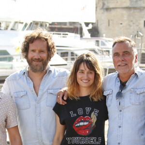 Nicole Ferroni, Nicolas Martinez, Hubert Delattre, Marie Gillain, Christophe Laubion, Andréa Bescond réalisatrice, Jean Michel Cortana de "A la folie" - Photocall lors du Festival de la Fiction de La Rochelle. Le 15 septembre 2021 © Christophe Aubert via Bestimage