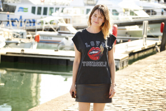 Marie Gillain de "A la folie" - Photocall lors du Festival de la Fiction de La Rochelle. Le 15 septembre 2021 © Christophe Aubert via Bestimage