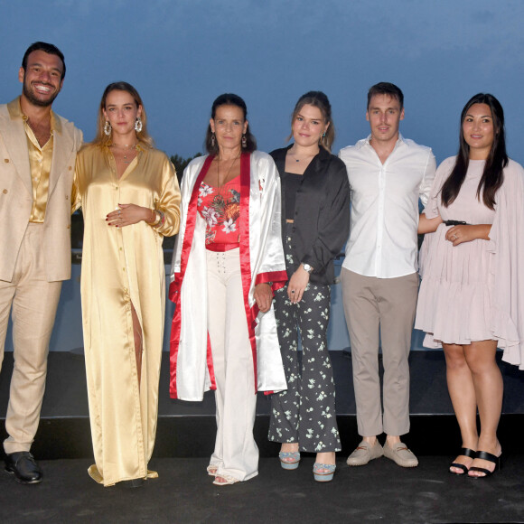 Maxime Giaccardi, Pauline Ducruet, la princesse Stéphanie de Monaco, Camille Gottlieb, Louis Ducruet et sa femme Marie durant la traditionnelle soirée d'été de Fight Aids Monaco au Sporting Club de Monaco, le 24 juillet 2021. © Bruno Bebert/PRM/Bestimage