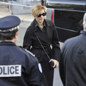 Clotilde Courau aux funérailles de Guillaume Depardieu à Bougival en 2008.