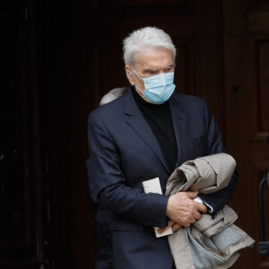 Bernard Tapie Sorties des obsèques du chef Gérard Idoux en l'église de Saint-Germain-des-Prés à Paris, le 8 octobre 2020. © Christophe Clovis / Bestimage