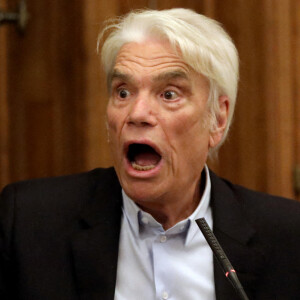 Bernard Tapie intervient lors de la promotion 2020 de la conférence des avocats du barreau de Paris, 11ème séance du premier tour, à la bibliothèque de l'ordre à Paris. © Dominique Jacovides / Bestimage