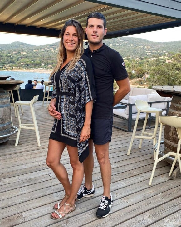 Alysée, la fille de Vincent Moscato, avec celui qui vient de devenir son mari, François Arrighi. Le 26 août 2021.