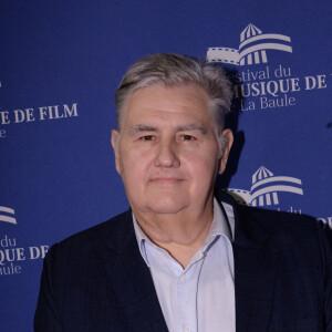 Pierre Ménès, première apparition officielle du journaliste depuis sa suspension de Canal Plus après les révélations de quelques unes de ses collègues féminines sur son comportement à caractère sexuel - Cérémonie de clôture du 7 ème Festival de cinéma et musique de film de La Baule, le 26 juin 2021.