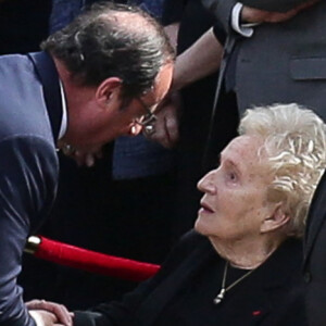 François Hollande, Bernadette Chirac, Nicolas Sarkozy, Jean-Pierre Raffaein - Hommage national à Simone Veil (femme politique et rescapée de la Shoah) dans la cour d'Honneur des Invalides à Paris, France, le 5 juillet 2017. Simone Veil reposera avec son mari au Panthéon. © Stéphane Lemouton / Bestimage