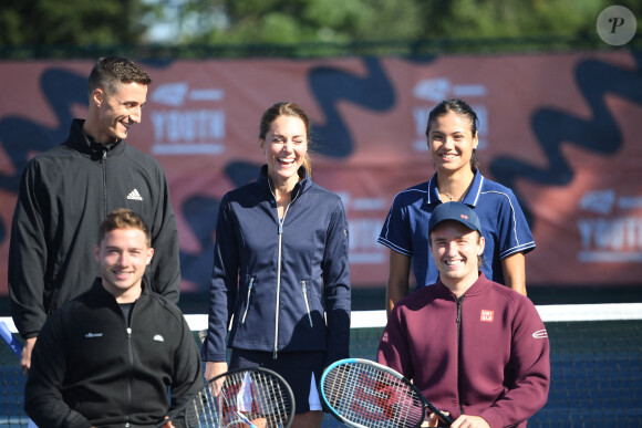 Catherine (Kate) Middleton, duchesse de Cambridge et Emma Raducanu lors d'un événement organisé par le programme LTA Youth, au National Tennis Center de Londres, Royaume Uni, le 24 septembre 2021.