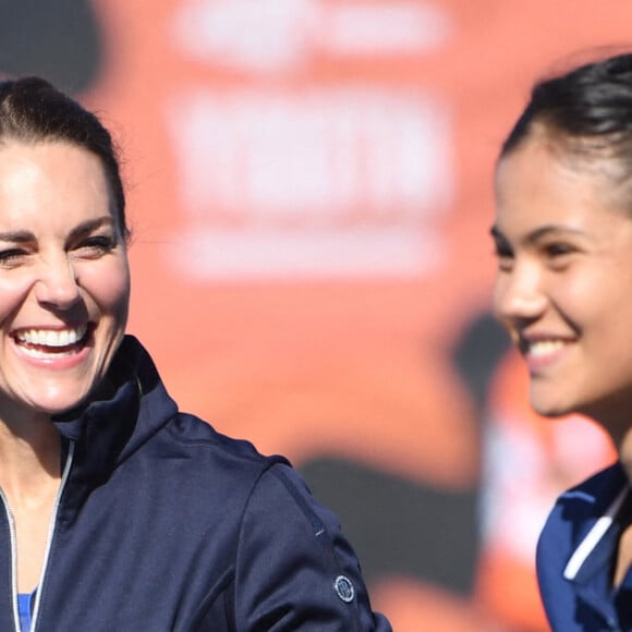 Catherine (Kate) Middleton, duchesse de Cambridge et Emma Raducanu lors d'un événement organisé par le programme LTA Youth, au National Tennis Center de Londres, Royaume Uni, le 24 septembre 2021.