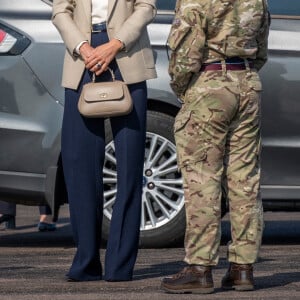 Catherine (Kate) Middleton, duchesse de Cambridge rend visite à la Royal Air Force de Brize Norton dans l'Oxfordshire pour rencontrer les personnes impliquées dans l'évacuation de l'Afghanistan. le 15 septembre 2021.