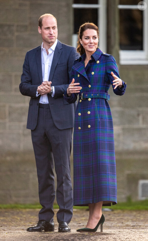 Le prince William, duc de Cambridge, et Kate Catherine Middleton, duchesse de Cambridge, ont assisté à une projection du film "Cruella" dans un drive-in à Edimbourg, à l'occasion de leur tournée en Ecosse. Le 26 mai 2021.
