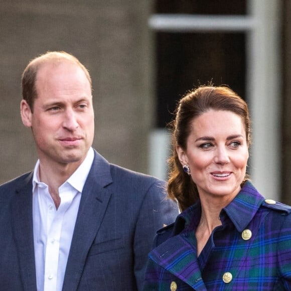 Le prince William, duc de Cambridge, et Kate Catherine Middleton, duchesse de Cambridge, ont assisté à une projection du film "Cruella" dans un drive-in à Edimbourg, à l'occasion de leur tournée en Ecosse. Le 26 mai 2021.