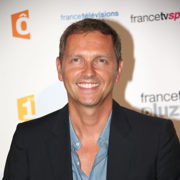 Thomas Hugues - Photocall de la conférence de presse de rentrée de France Télévisions au Palais de Tokyo en 2013.