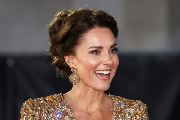Catherine Kate Middleton, duchesse de Cambridge - Avant-première mondiale du film "James Bond - Mourir peut attendre (No Time to Die)" au Royal Albert Hall à Londres le 28 septembre 2021.