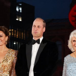 Catherine Kate Middleton, duchesse de Cambridge, Le prince William, duc de Cambridge, Le prince Charles, prince de Galles, Camilla Parker Bowles, duchesse de Cornouailles - Avant-première mondiale du film "James Bond - Mourir peut attendre (No Time to Die)" au Royal Albert Hall à Londres le 28 septembre 2021.