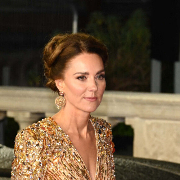 Le prince William, duc de Cambridge, Catherine Kate Middleton, la duchesse de Cambridge - Avant-première mondiale du film "James Bond - Mourir peut attendre (No Time to Die)" au Royal Albert Hall à Londres, le 28 septembre 2021.