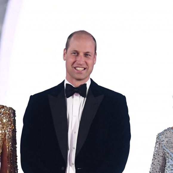 Le prince William, duc de Cambridge, Catherine Kate Middleton, la duchesse de Cambridge, Camilla Parker Bowles, la duchesse de Cornouailles - Avant-première mondiale du film "James Bond - Mourir peut attendre (No Time to Die)" au Royal Albert Hall à Londres, le 28 septembre 2021.