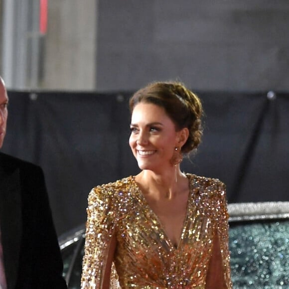 Le prince William, duc de Cambridge, Catherine Kate Middleton, la duchesse de Cambridge - Avant-première mondiale du film "James Bond - Mourir peut attendre (No Time to Die)" au Royal Albert Hall à Londres, le 28 septembre 2021.