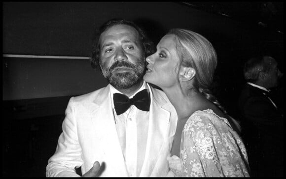 Archives - Jean Yanne et sa compagne Mimi Coutelier au Festival de Cannes. 1979.