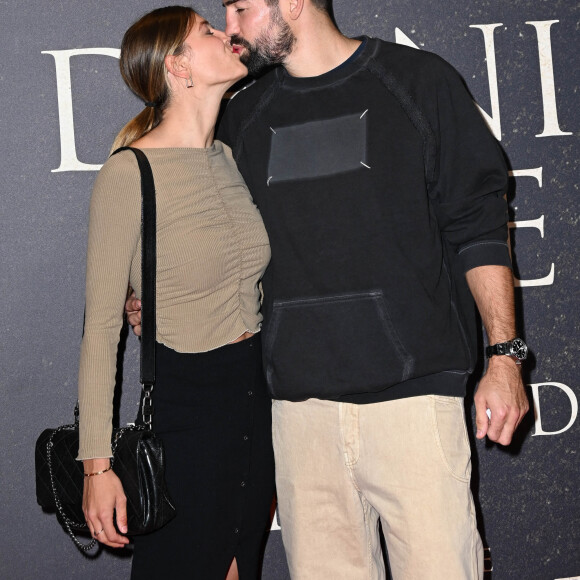 Nikola Karabatic et sa femme Geraldine Pillet - Avant-première française du film "Le Dernier Duel" au Cinéma Gaumont Champs-Élysées à Paris le 24 septembre 2021. © Coadic Guirec / Bestimage