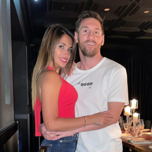 Lionel Messi et son épouse Antonela Roccuzzo ont assisté au concert d'une superstar colombienne à La Cigale, à Paris.