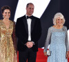 Le prince William, duc de Cambridge, Catherine Kate Middleton, la duchesse de Cambridge, le prince Charles et Camilla Parker Bowles, la duchesse de Cornouailles - Avant-première mondiale du film "James Bond - Mourir peut attendre (No Time to Die)" au Royal Albert Hall à Londres, le 28 septembre 2021.