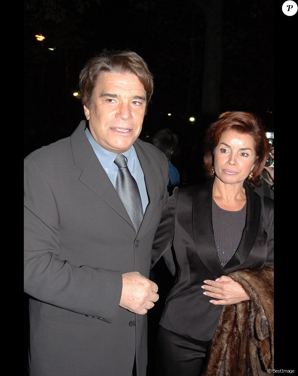 Archives. Bernard Tapie et son femme Dominique à Paris en 2004
