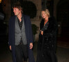 Kate Moss et son compagnon Nikolai von Bismarck quittent l'hôtel Ritz à Paris