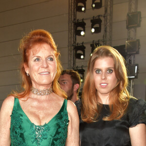 La duchesse d'York Sarah Ferguson et sa fille la princesse Beatrice d'York - People au défilé du gala de charité de N. Campbell "Fashion for Relief" lors du 70ème festival de Cannes à l'aéroport de Cannes-Mandelieu le 21 mai 2017. © Giancarlo Gorassini/Bestimage