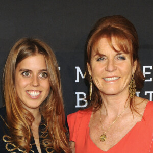 La princesse Beatrice d'York et sa mère Sarah Ferguson lors du Gala 2016 "Angel Ball hosted by Gabrielle's Angel Foundation for Cancer Research", qui honore, entre autres, Robert Kardashian, à New York, le 21 novembre 2016. © Future-Image via ZUMA Press/Bestimage