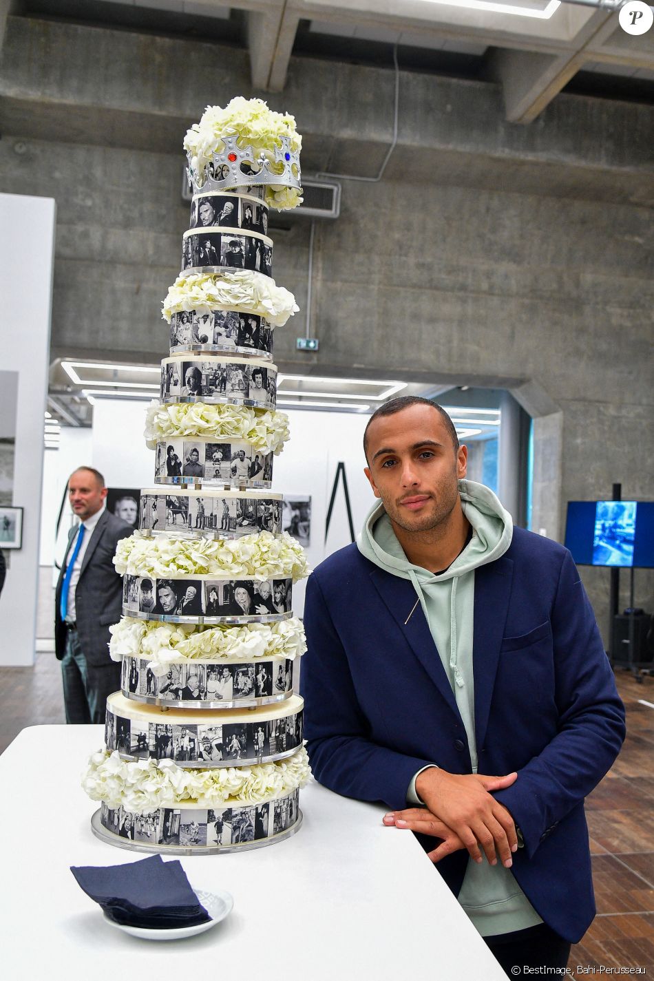 Yazid Ichemrahen Et Caroline Rupture Exclusif - Yazid Ichemrahen - Vernissage de l'exposition de Daniel Angeli  Paparazzi de A à Z à la galerie Le toit de la Grande Arche à La Défense. Le  23 septemb - Purepeople