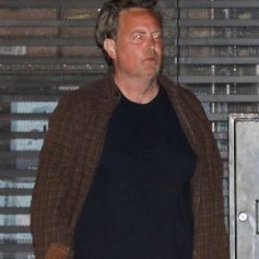Matthew Perry à la sortie du restaurant "Nobu" à Los Angeles, le 4 octobre 2021. 