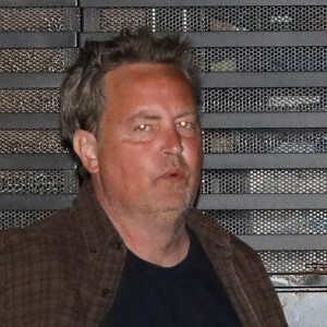 Matthew Perry à la sortie du restaurant "Nobu" à Los Angeles, le 4 octobre 2021. 