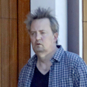 Matthew Perry dans les rues de Los Angeles.