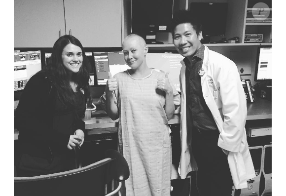 Shannen Doherty à l'hôpital pour ses séances de radiothérapie. Photo publiée sur Instagram le 7 décembre 2016