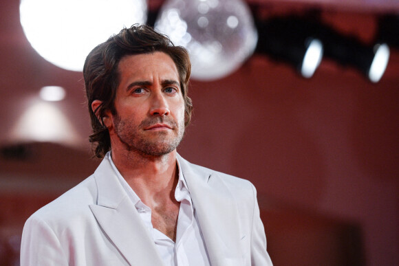 Jake Gyllenhaal lors de la première du film "The Lost Daughter" lors du festival international du film de Venise (La Mostra), à Venise