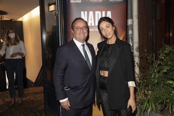 Exclusif - François Hollande, Anissa Bonnefont à la première du film "Nadia" au cinéma "Le Silencio" à Paris, le 4 octobre 2021. © Jack Tribeca/Bestimage