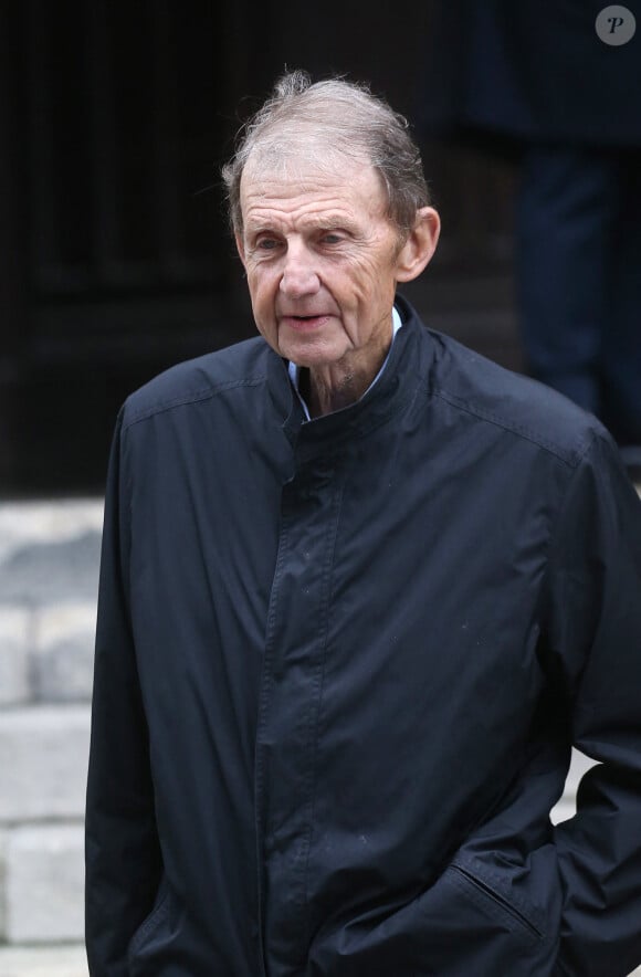 Etienne Mougeotte à la sortie des obsèques de André Rousselet en la Basilique Sainte-Clotilde de Paris le 2 juin 2016. 